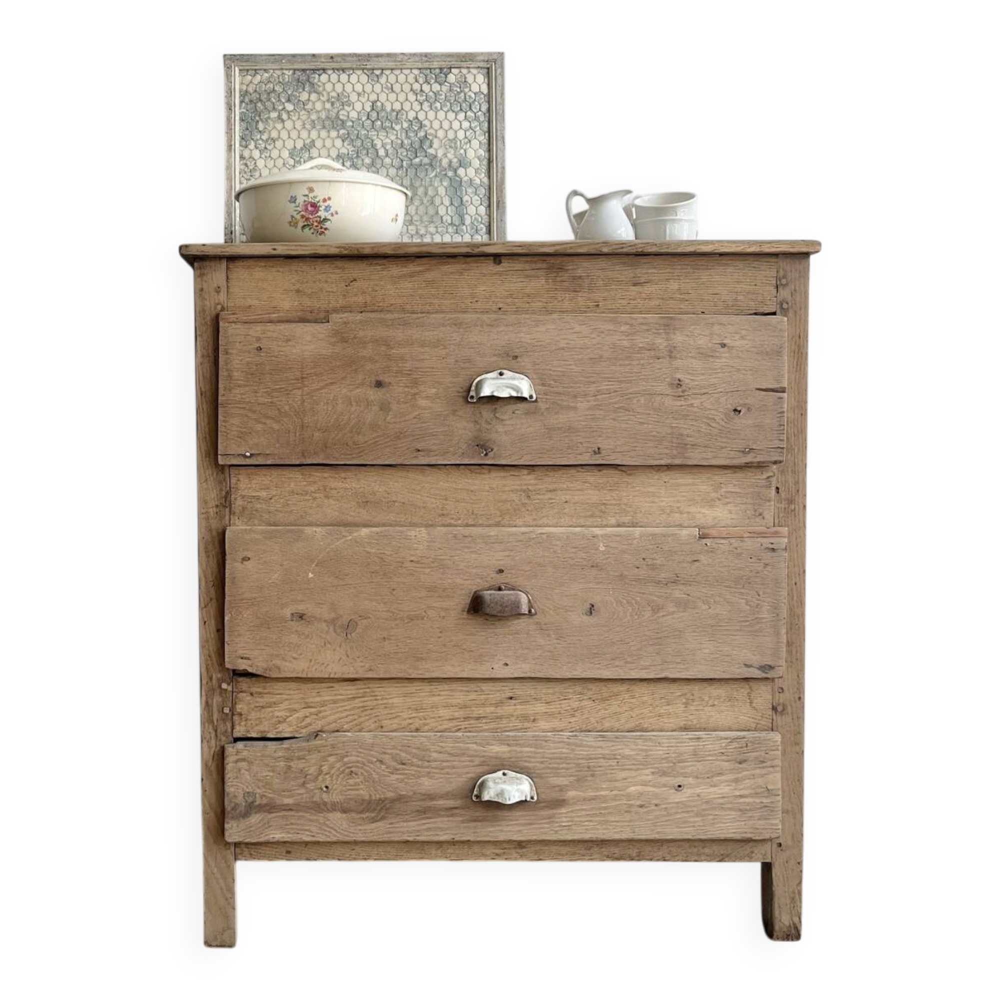 Atypical antique chest of drawers