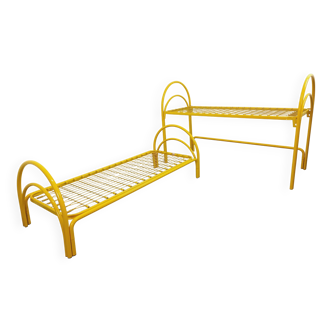 Pair of vintage Italian Maretto Marflex metal bunk beds in yellow.