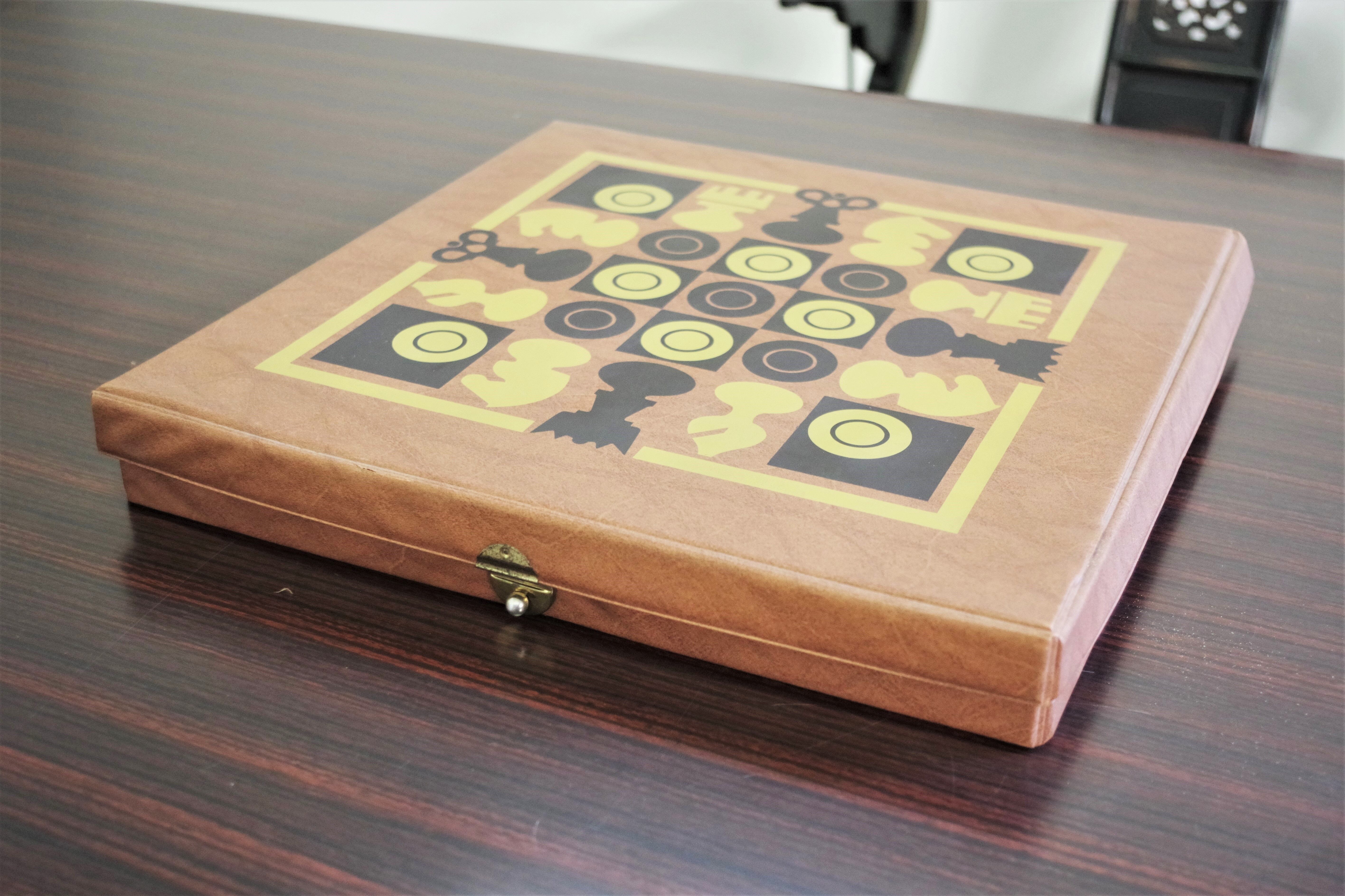 Made in Italy chessboard of the 1970s