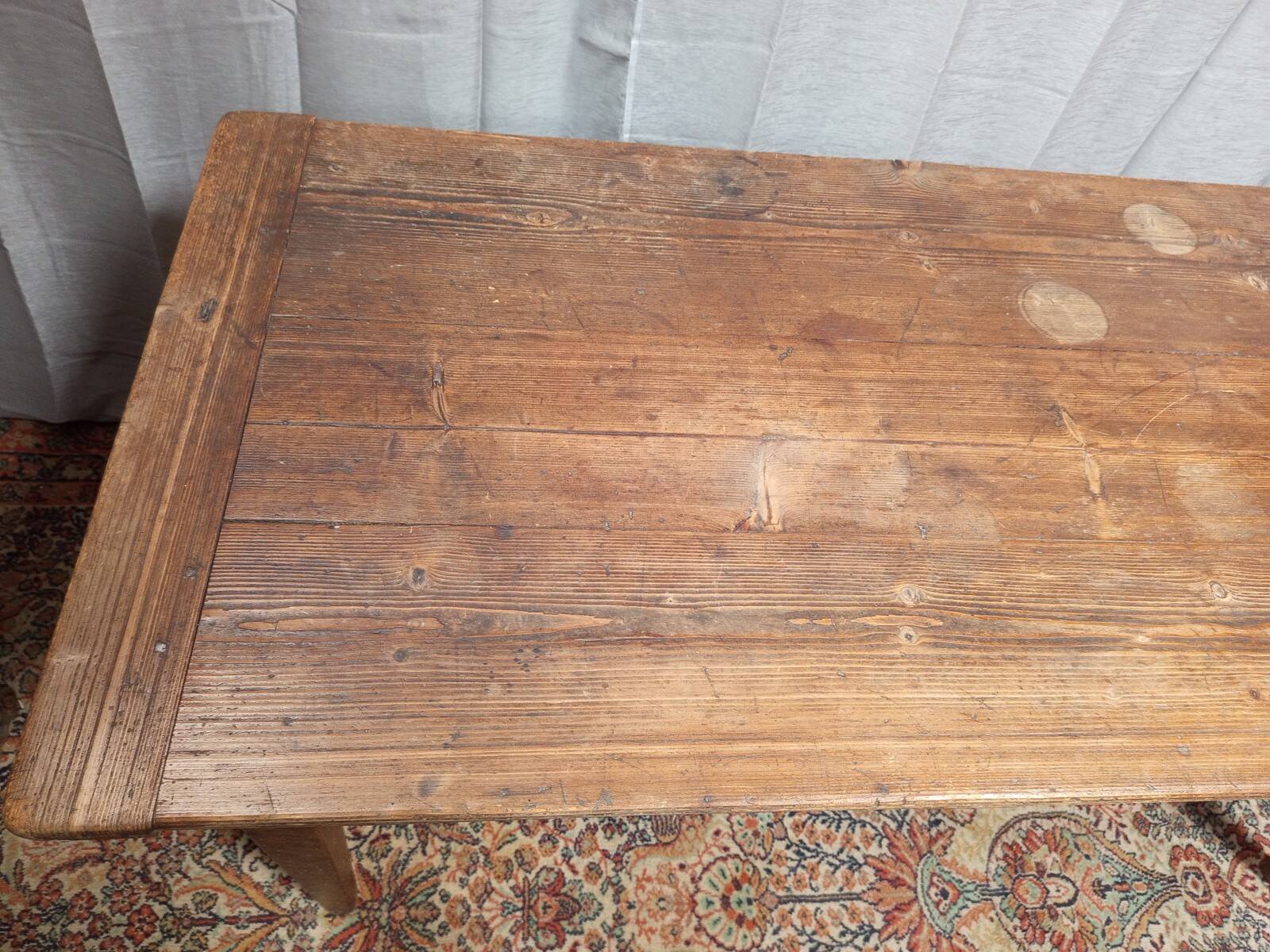 Table with a kneading trough in beech from the 19th century.