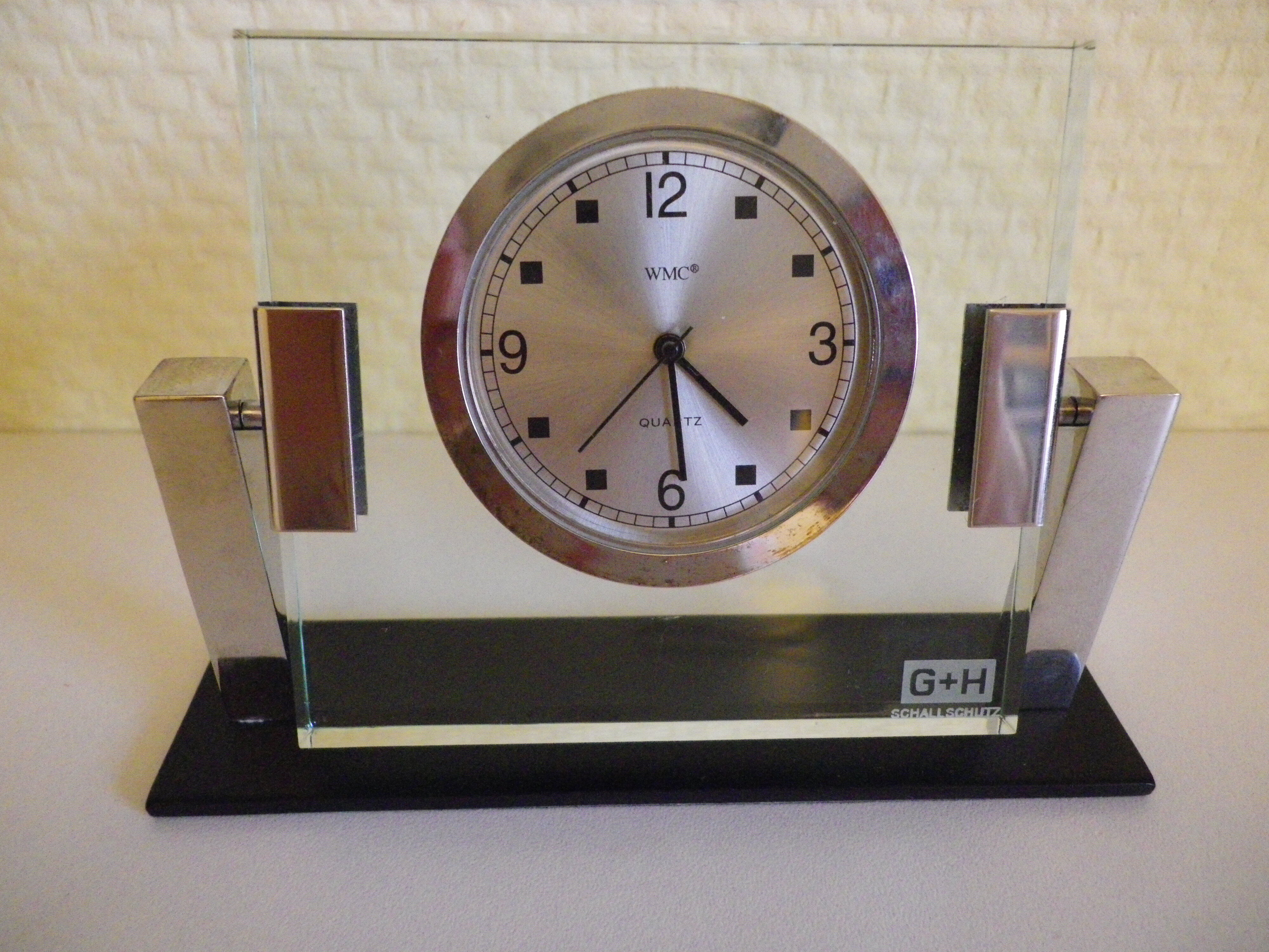 Quartz reclining clock, Swiss movement, WMC brand in its original cabinet