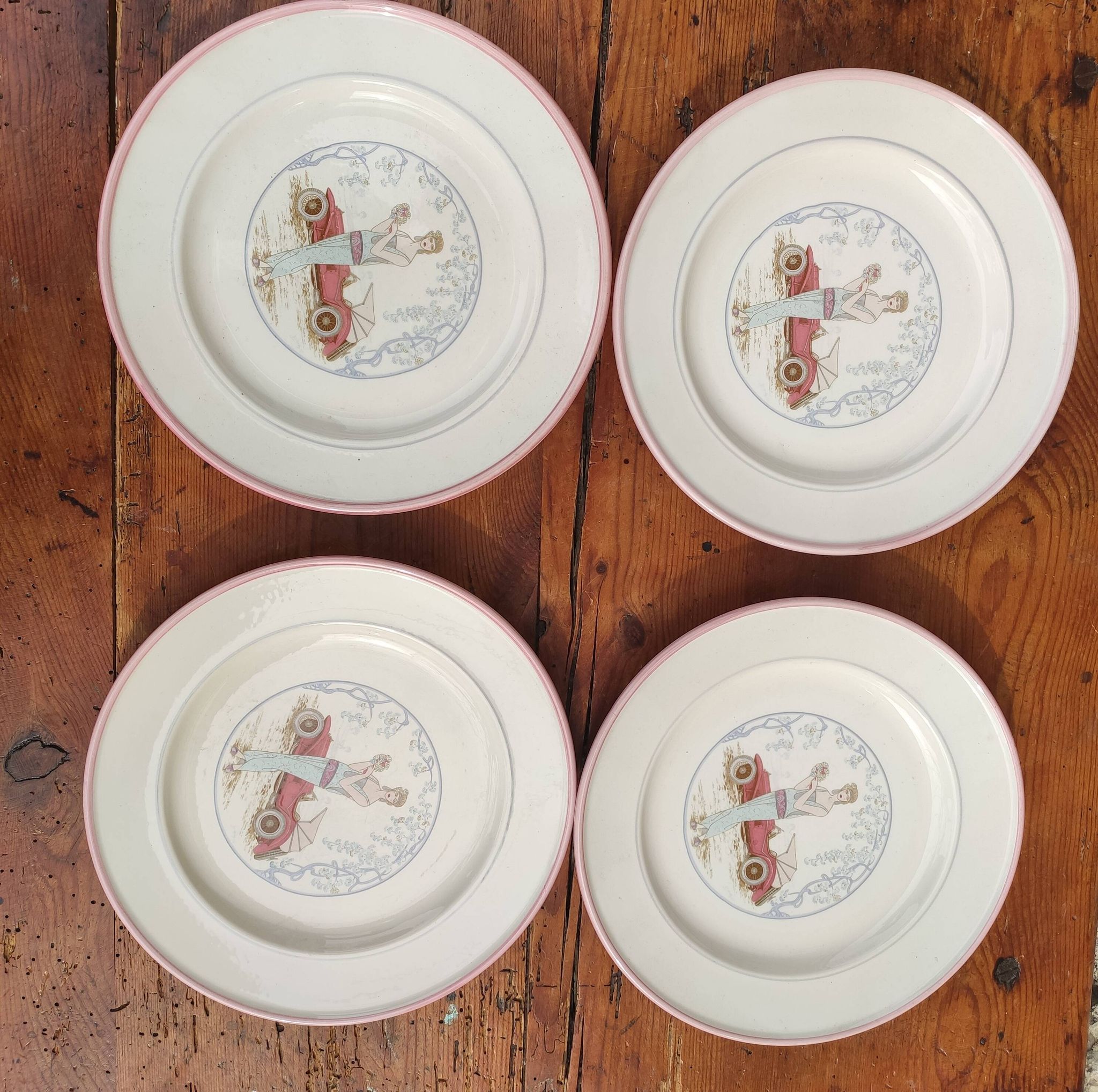 Lot de 4 anciennes assiettes italiennes