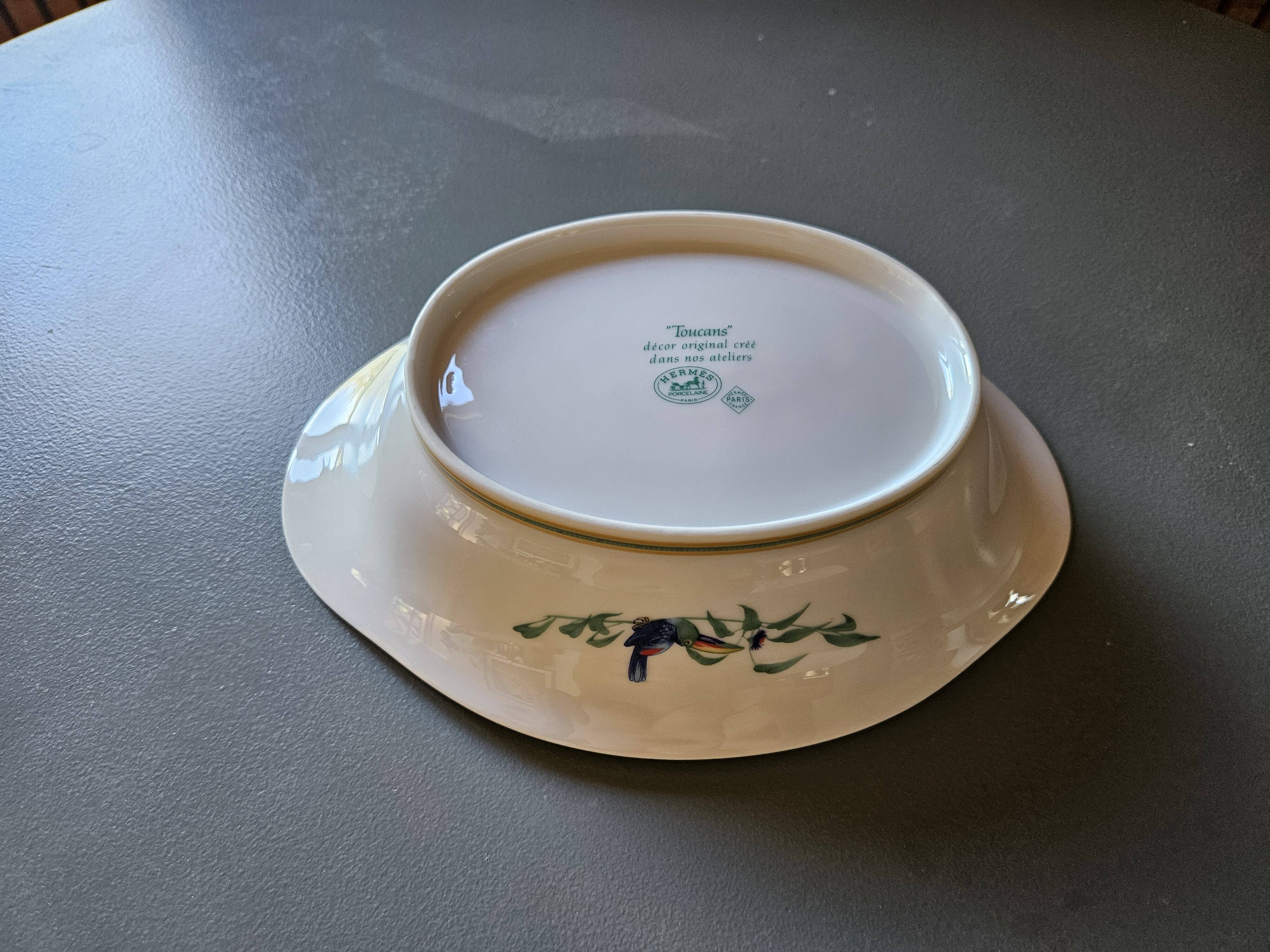 Petit plat de sercice Hermès "Toucans"
