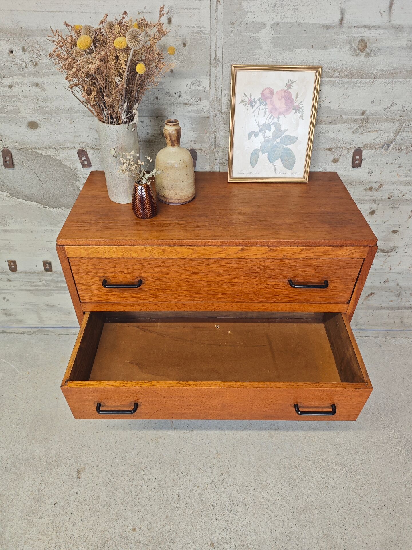 Vintage chest of drawers