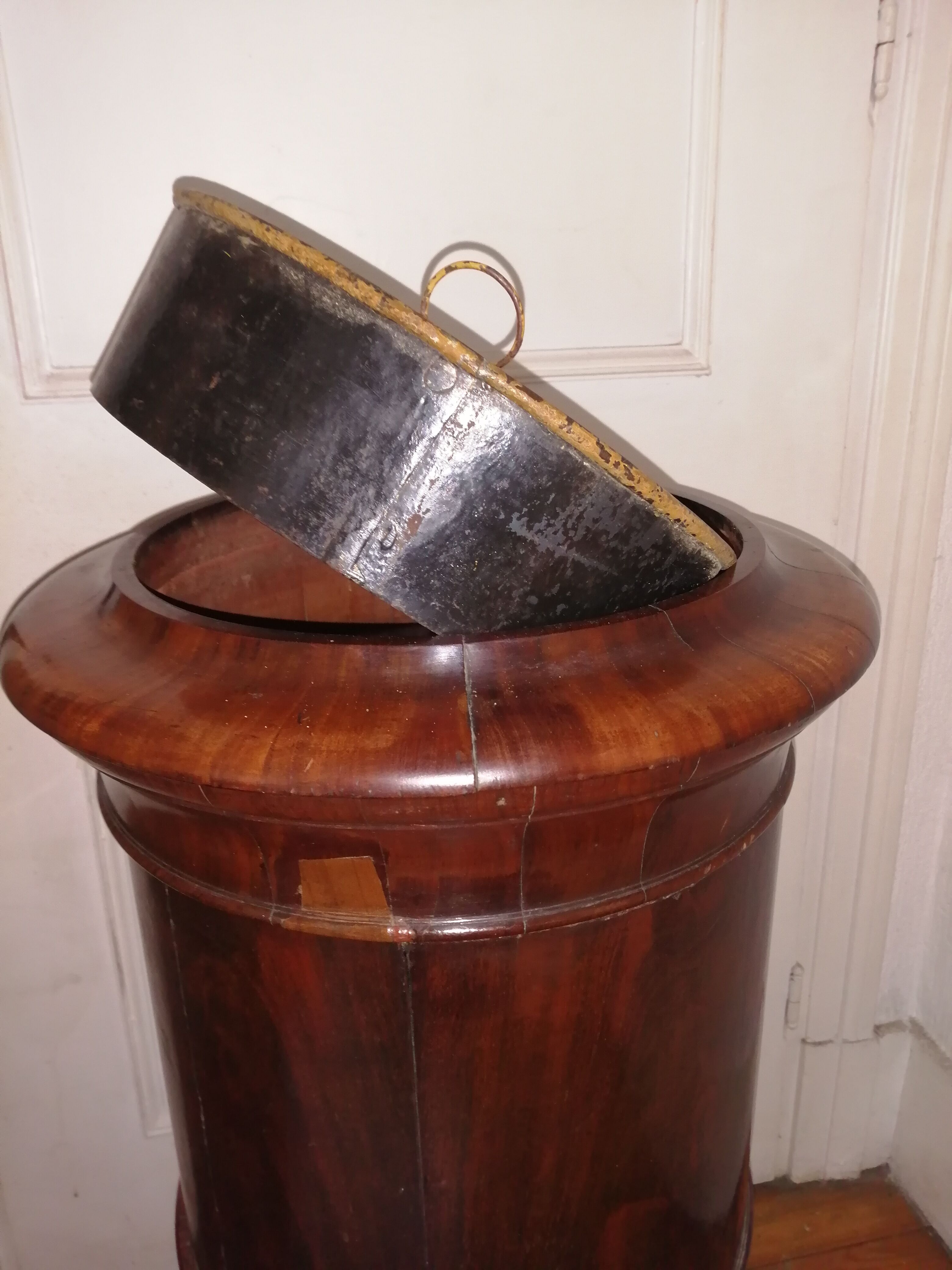 Jardiniere d'intérieur du 19ème en acajou