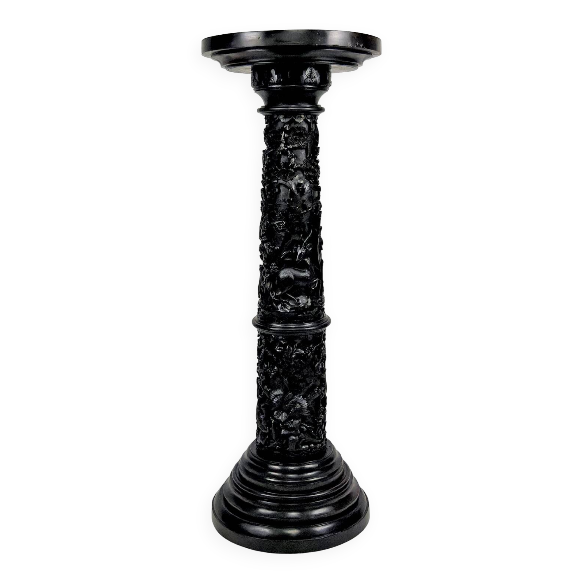 Important high Asian column / saddle in carved wood, circa 1880, Indochina