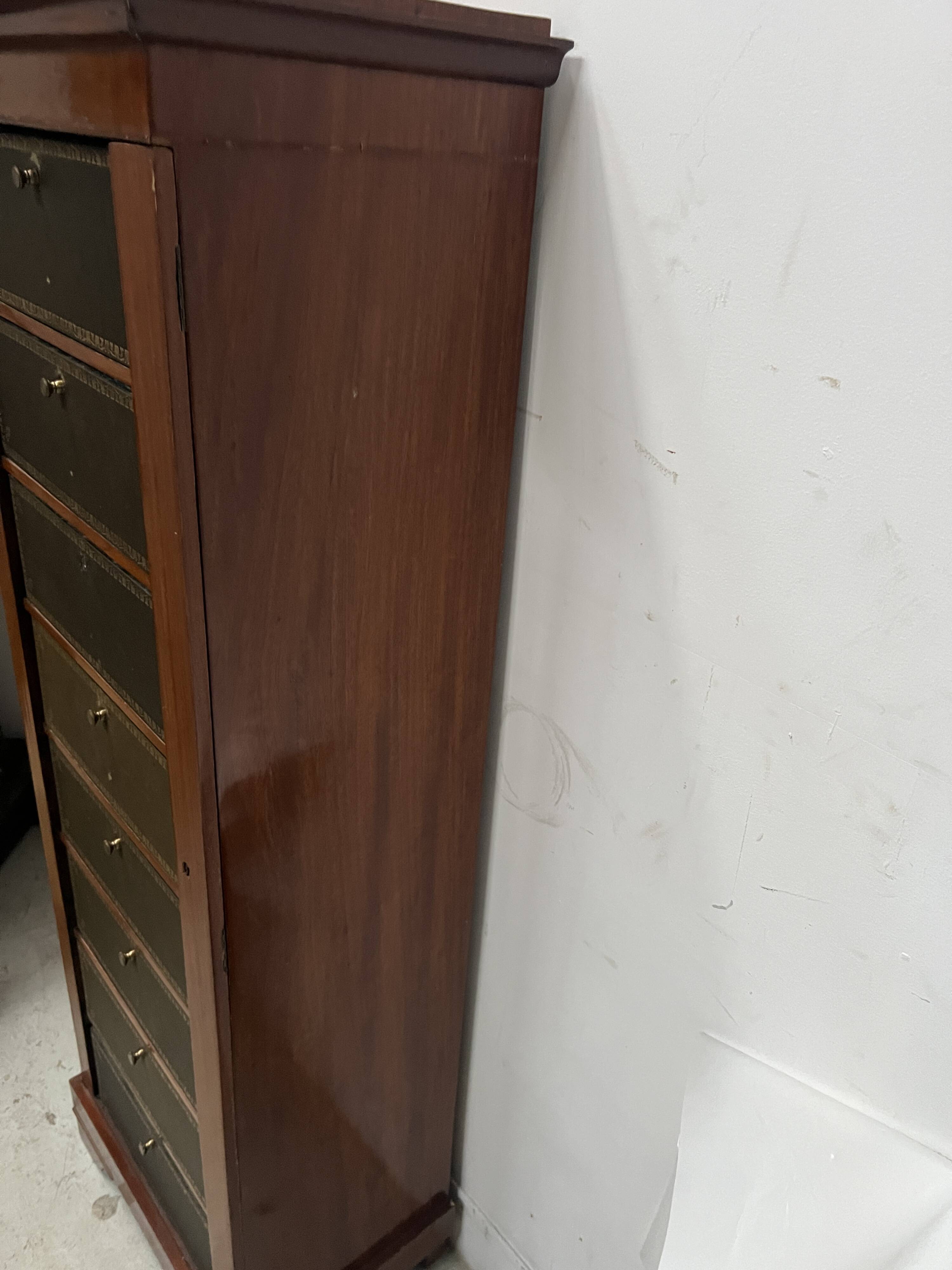 Meuble Cartonnier de style Louis Philippe en acajou XIX siècle