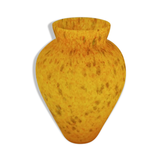 Vase jaune