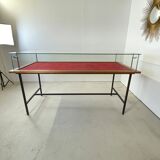 Vitrine sur table 1950