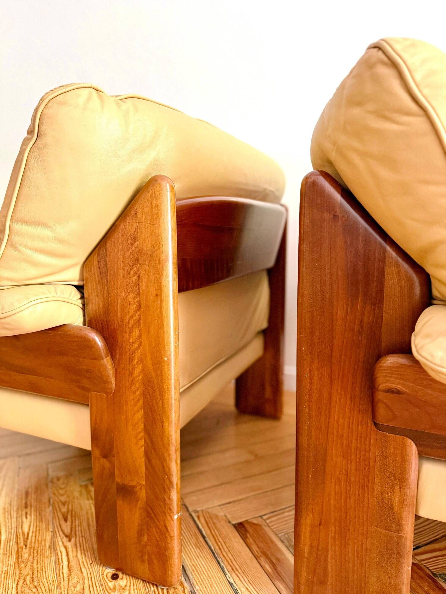 Pair of “Sapporo” armchairs by Mario Marenco for Mobil Girgi, Italy, 1970s