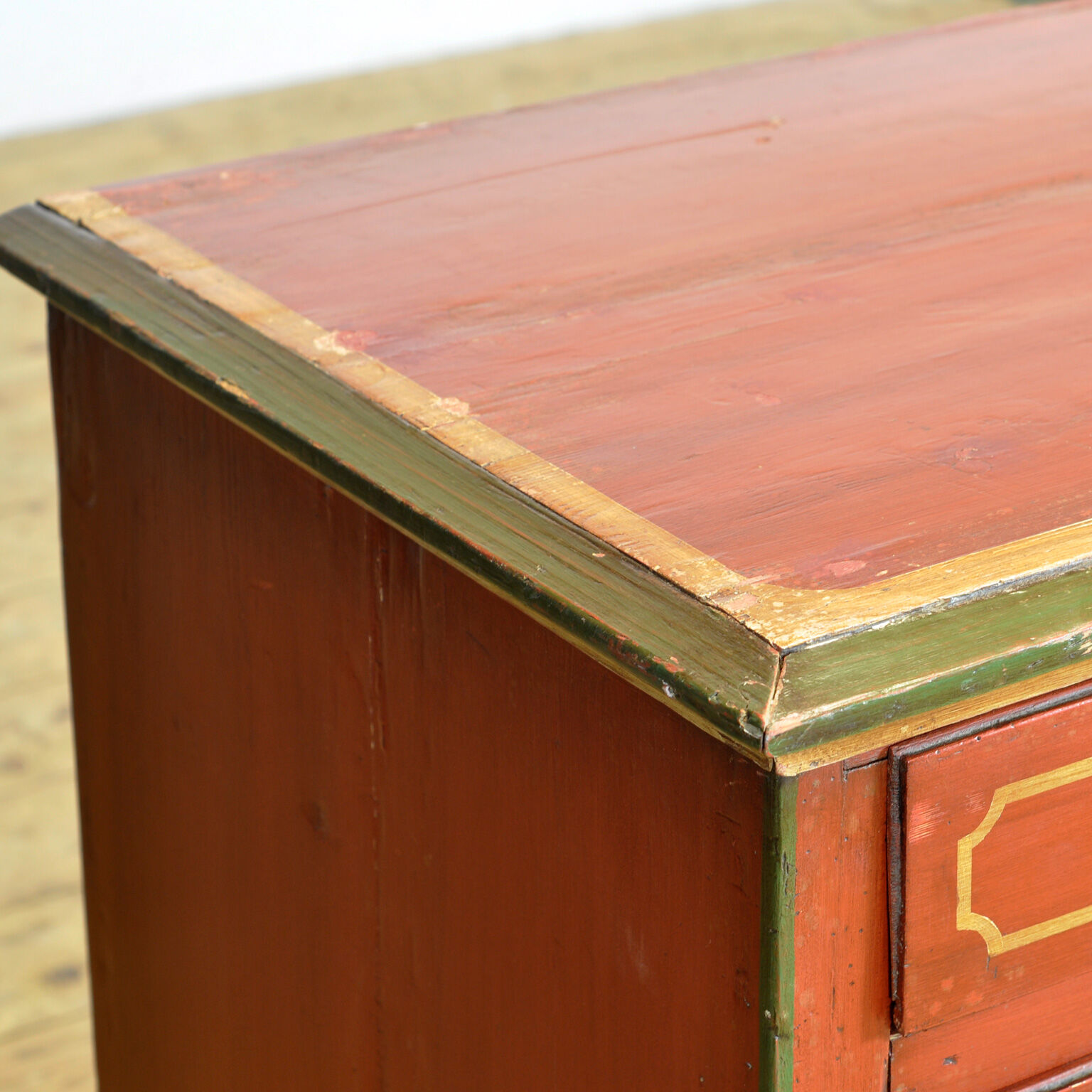 Pine chest of drawers, circa 1920