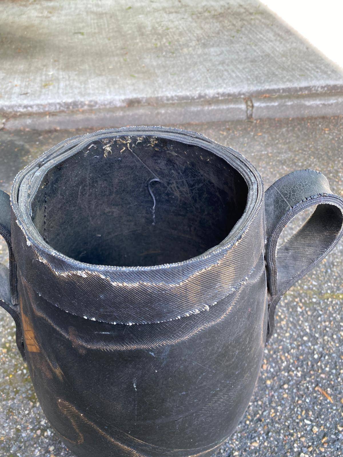 Umbrella stand planter pot in recycled rubber