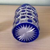 Flacon en cristal de Baccarat modèle diamants pierreries doublé bleu