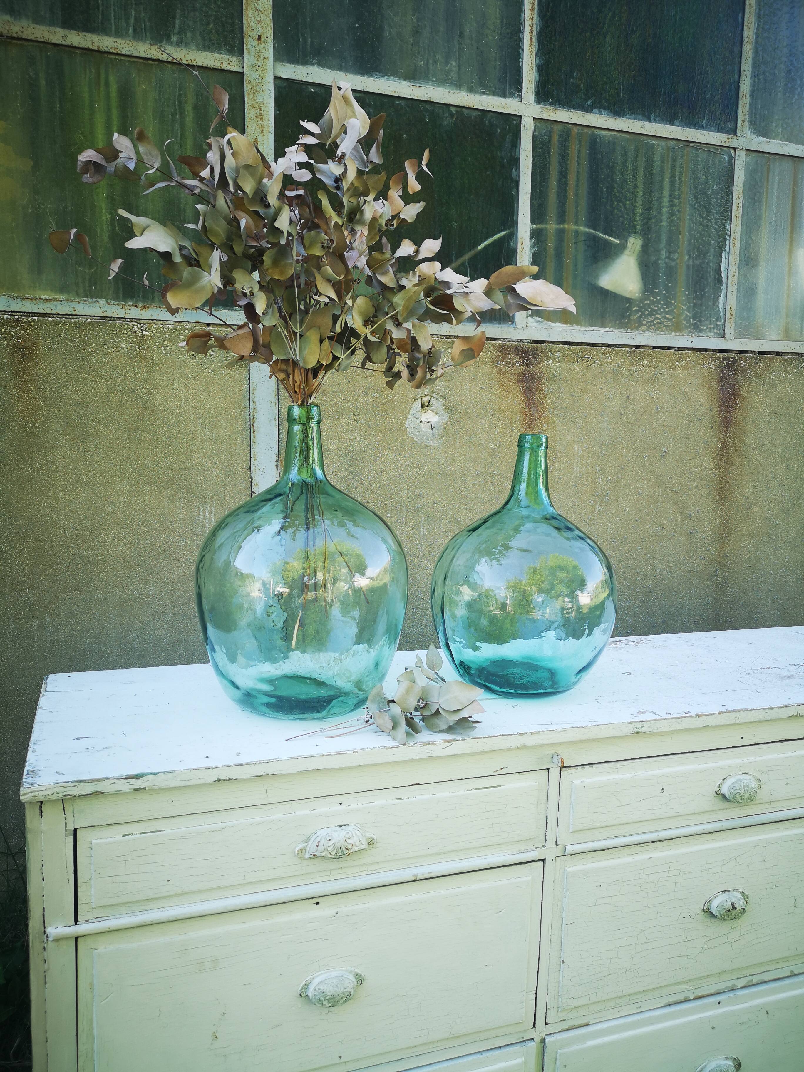 White craft furniture