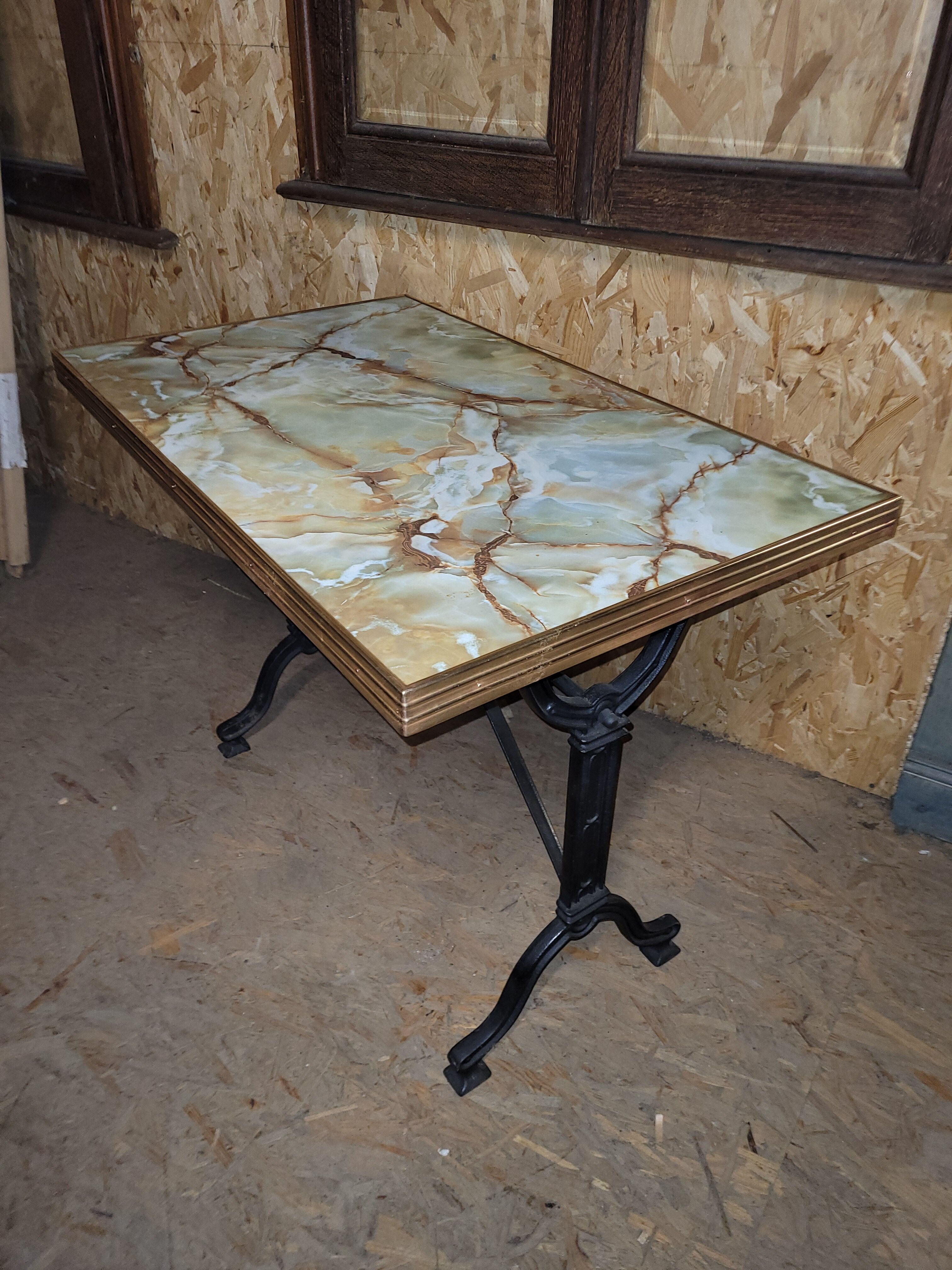 Table de bistrot