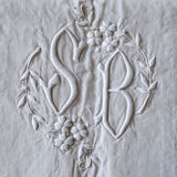 Drap ancien en lin brodé