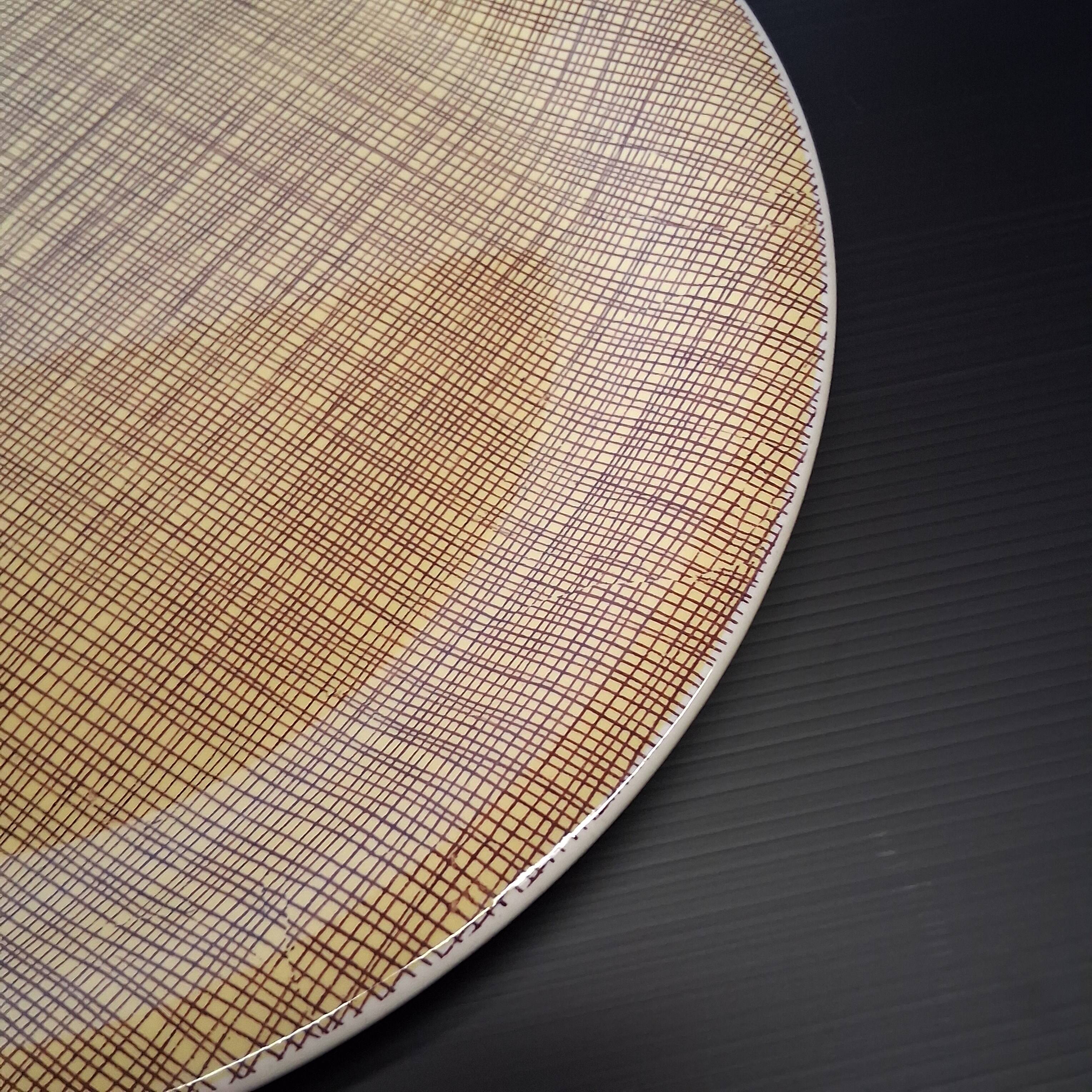 Slightly hollow round serving plate from Villeroy and Boch model "Bern".