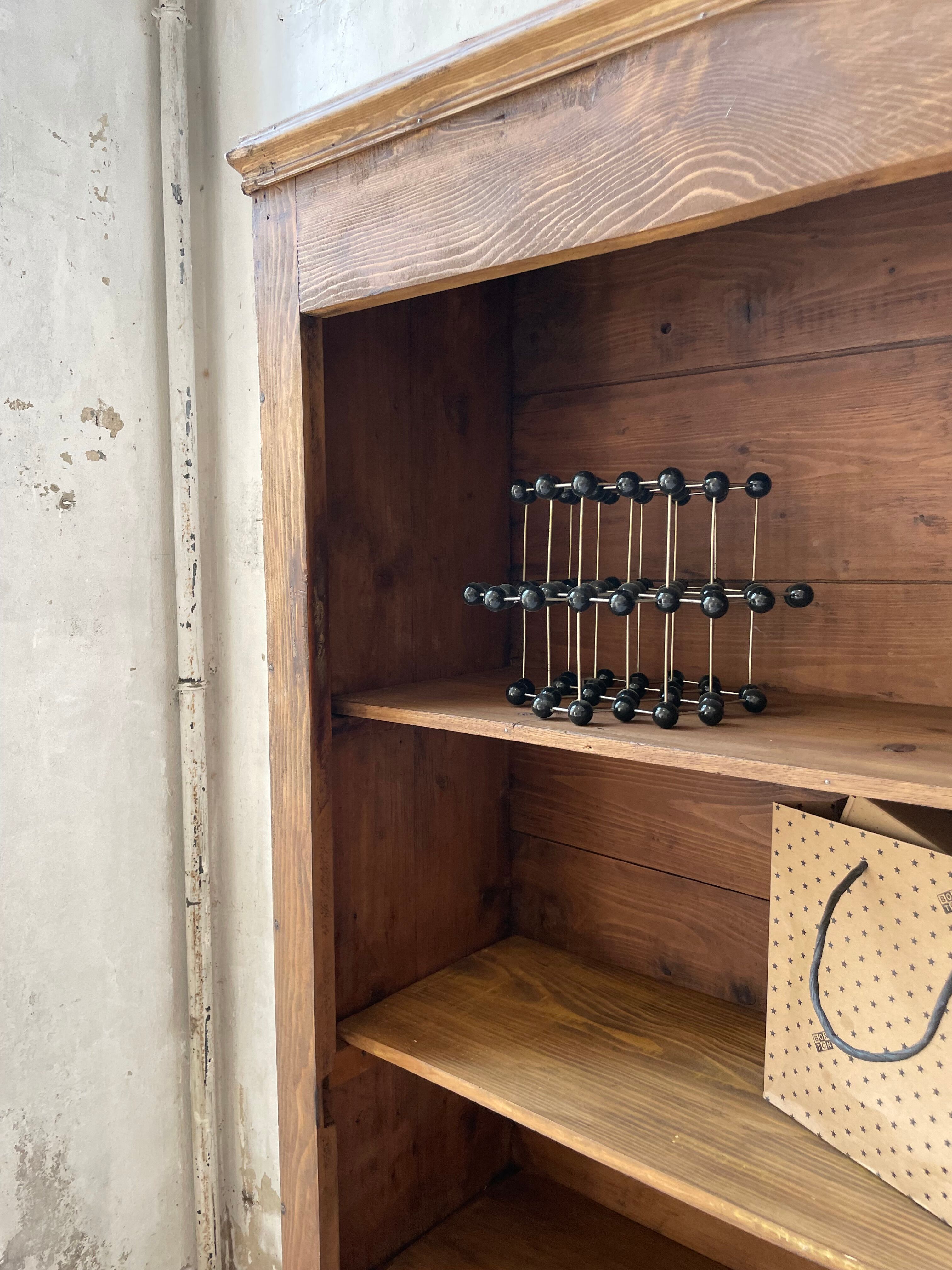 Library bonnetière pine