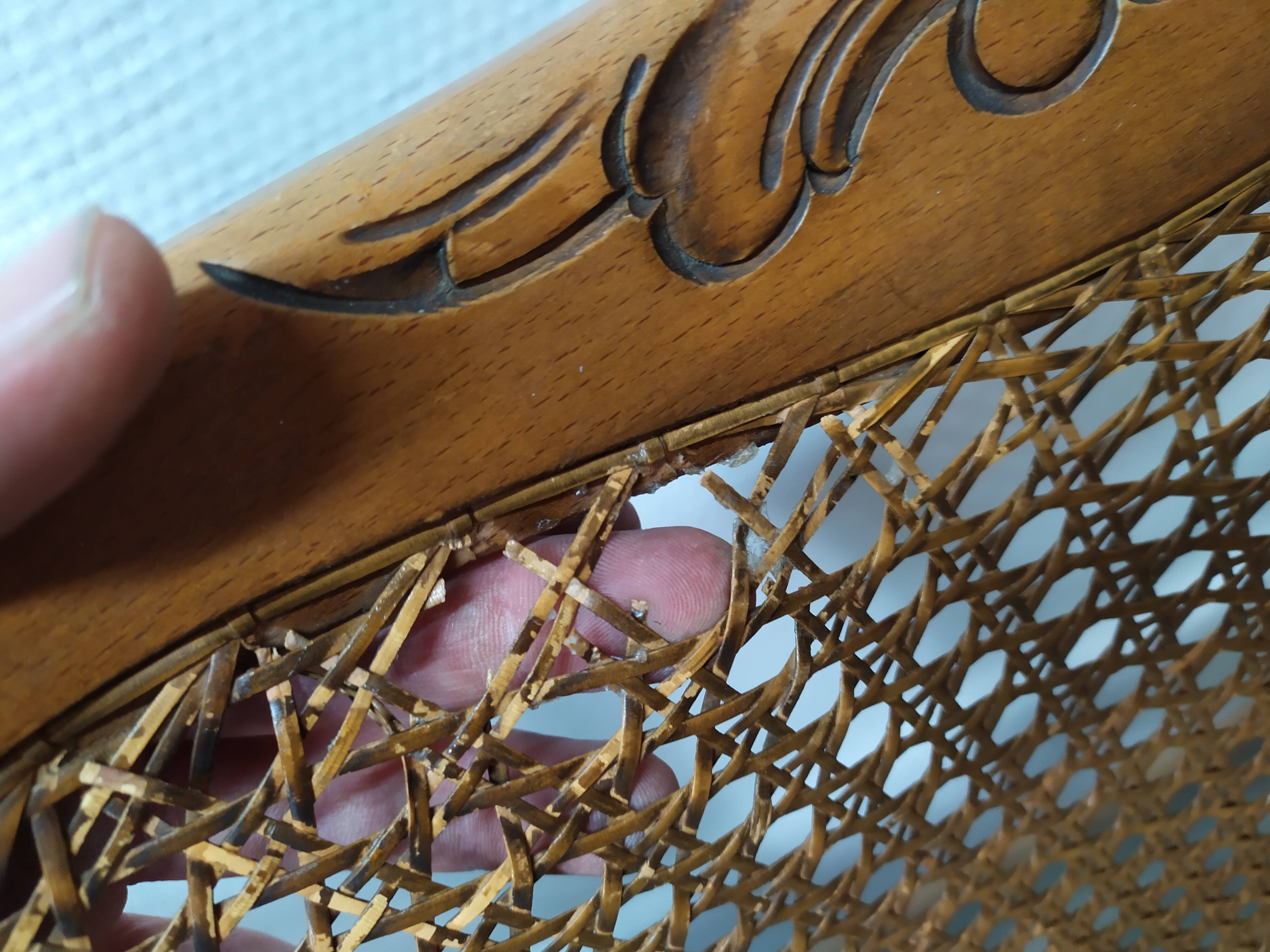 Set of 4 wooden chairs cannage and seat spring