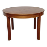 Extendable table with integrated Scandinavian style Self