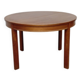 Extendable table with integrated Scandinavian style Self