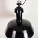 Lampe suspendue Bauhaus en émail noir industriel, années 1930