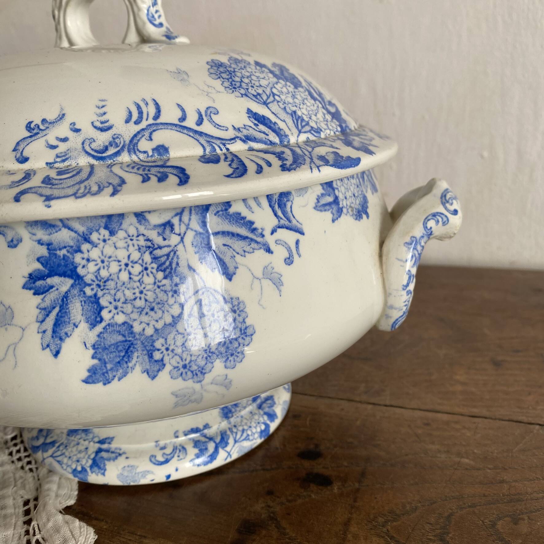 Ironstone soup tureen St Amand model Snowball