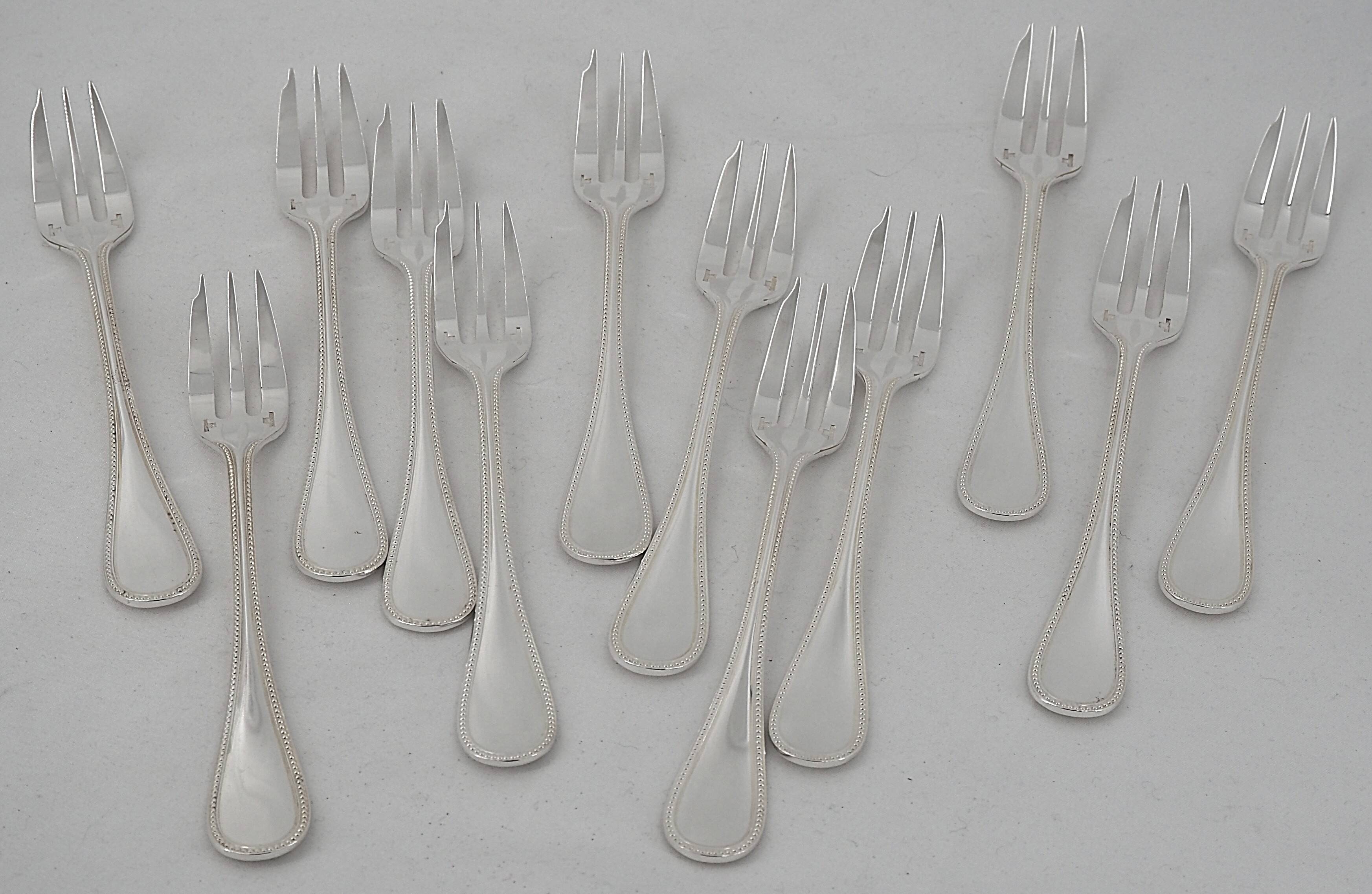 Christofle Perles 12 silver-plated cake forks, excellent condition.