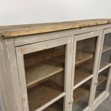 Ancienne vitrine à étagères d'épicerie 1900 en bois
