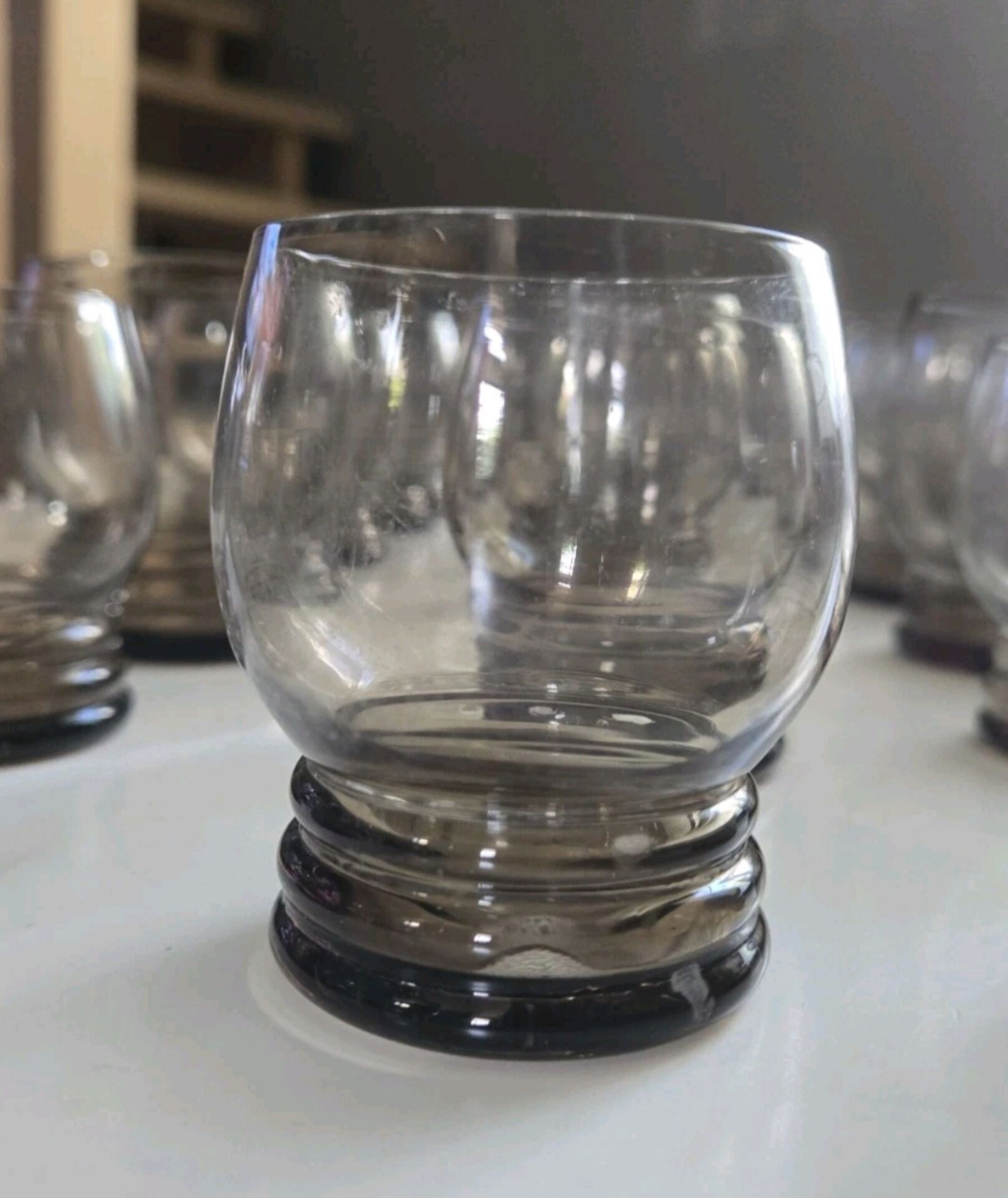 Magnificent Service of Tinted Glasses from the 50s-60s / 18 Glasses and 2 Jugs