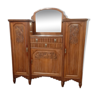 Art deco column buffet