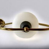 Suspension moderniste en verre sablé blanc et laiton