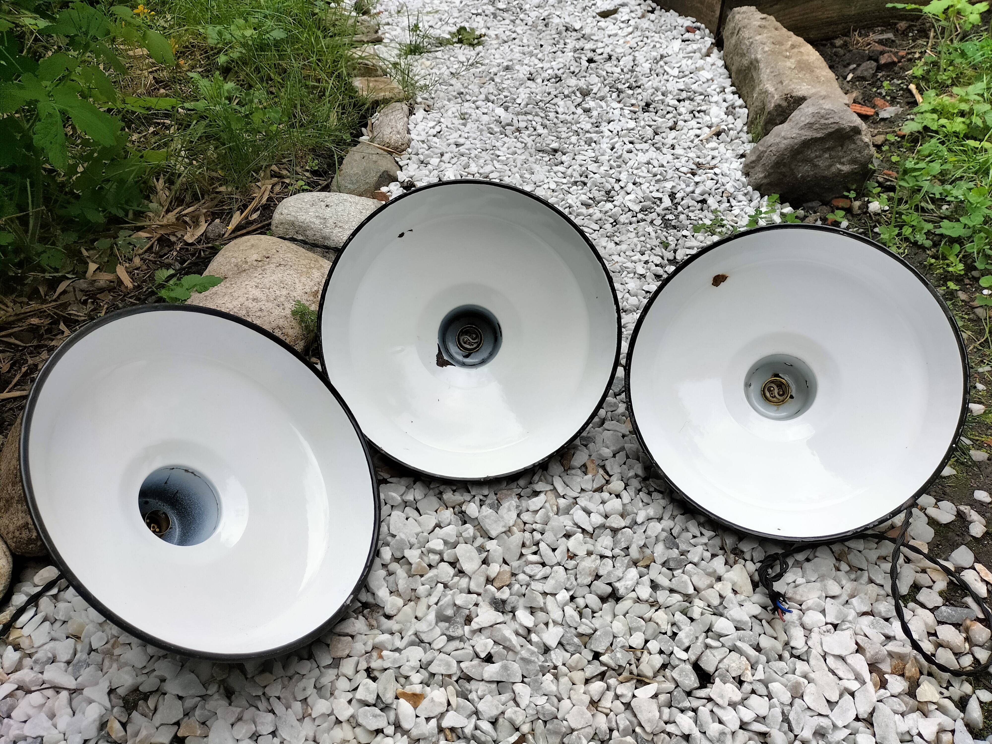 Enameled sheet metal lamps