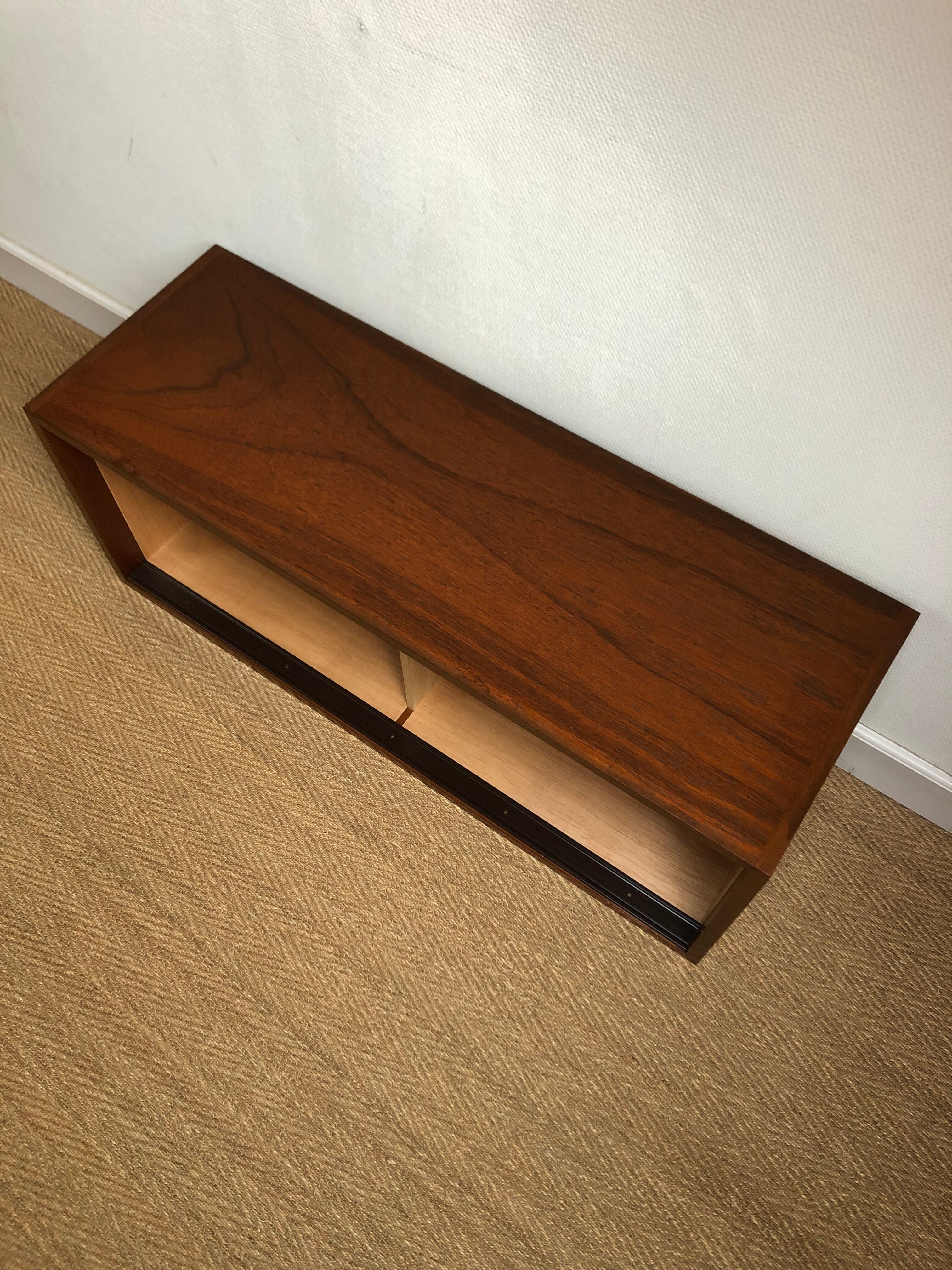 Wall-mounted sideboard