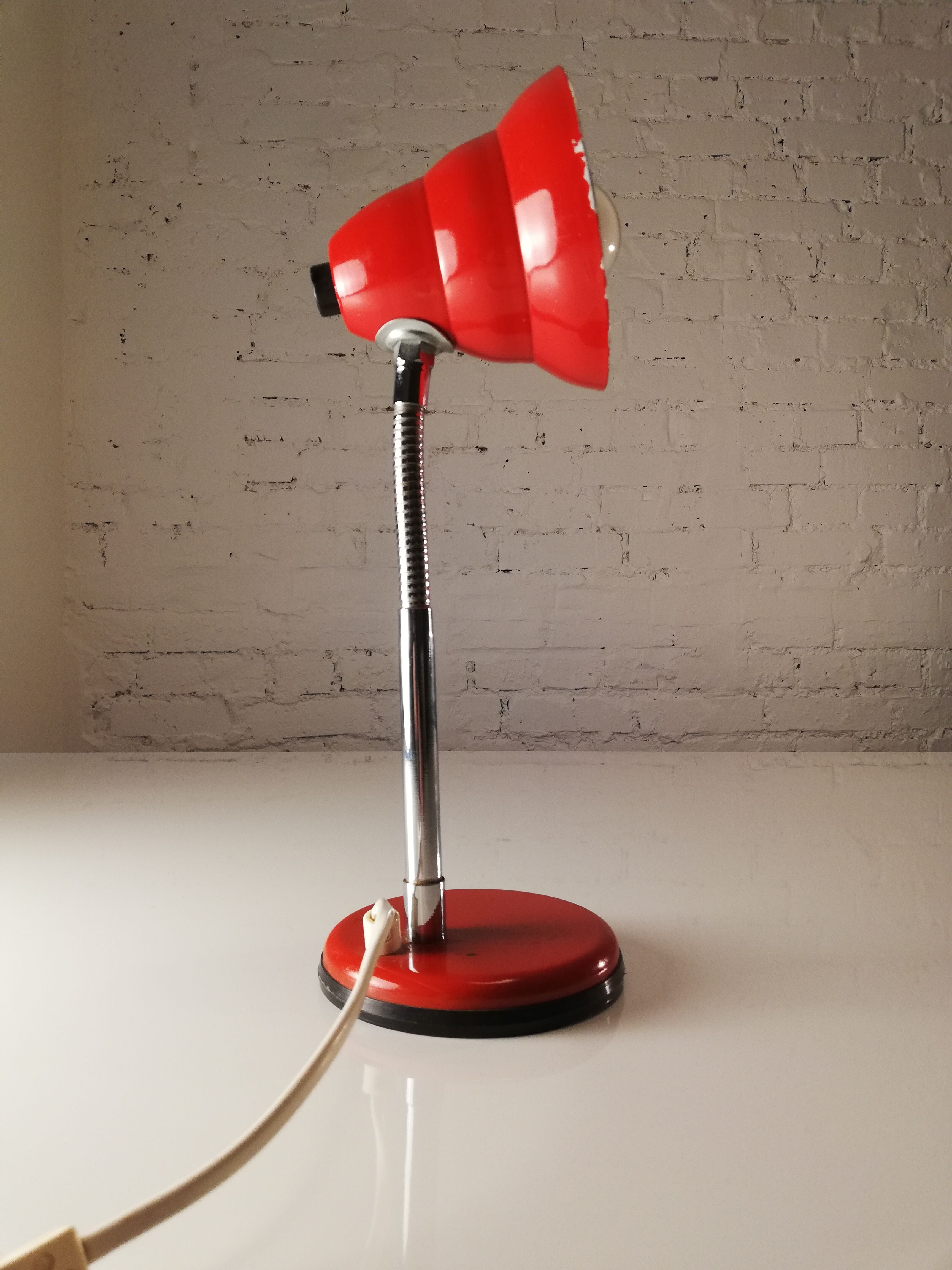 Desk lamp