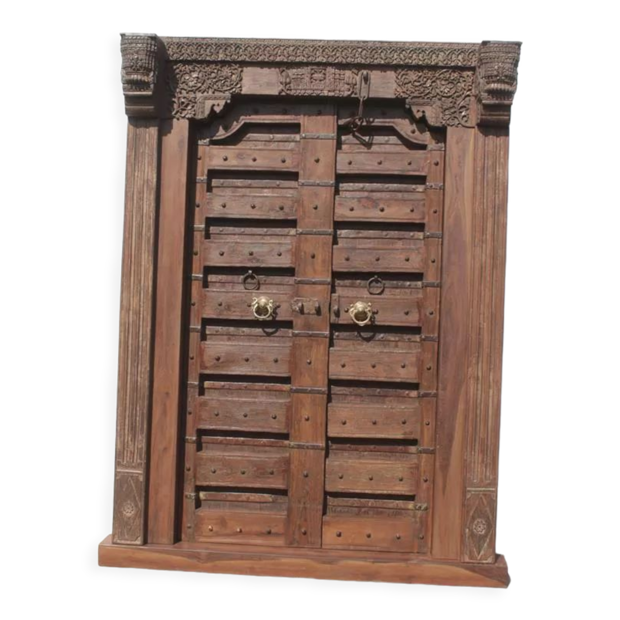 Indian door in old teak piece and patina of origin