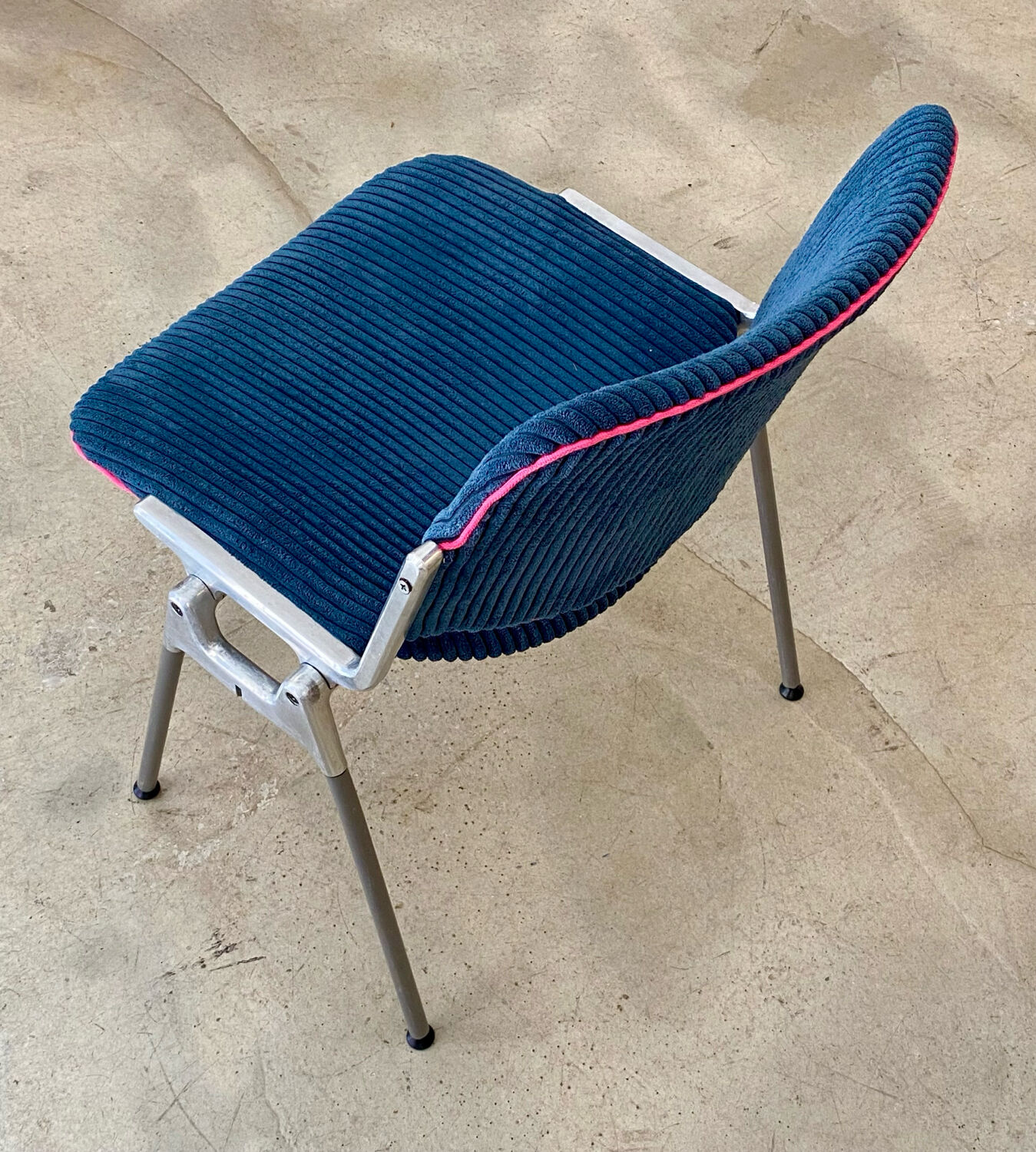 LSC 106 chair by G. Piretti