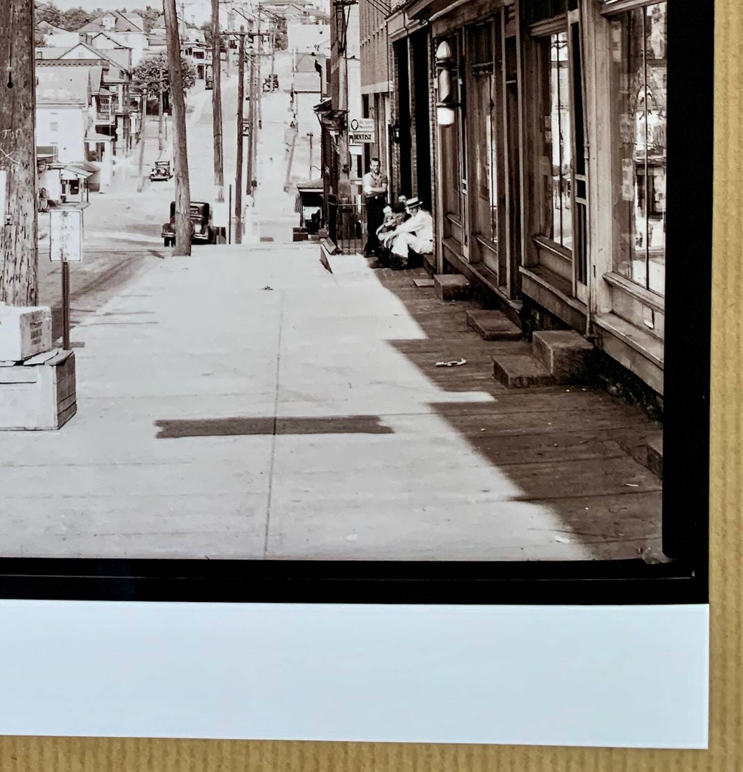 America in the 1930s — A street, a few glances, a whole era.