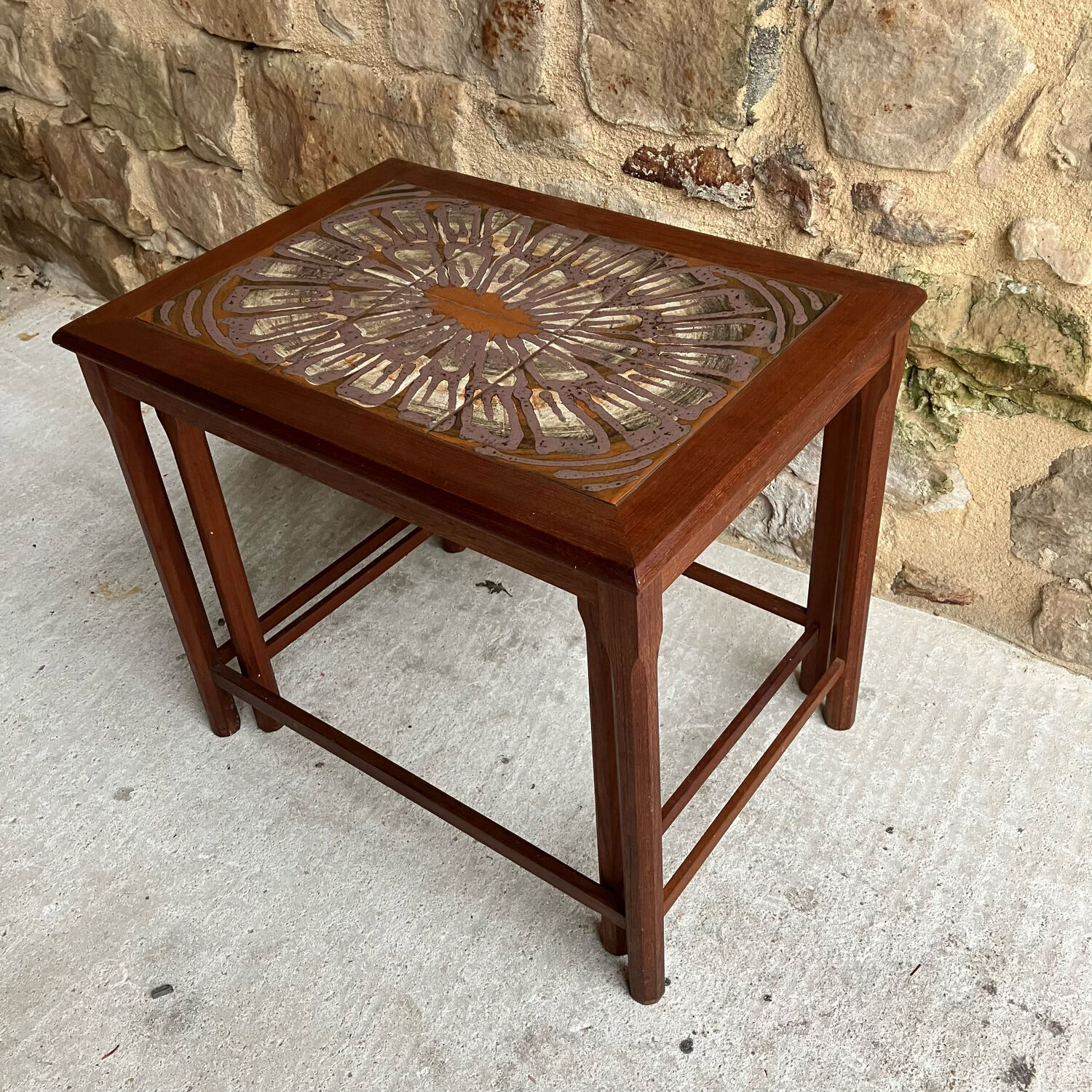 Ceramic trundle table