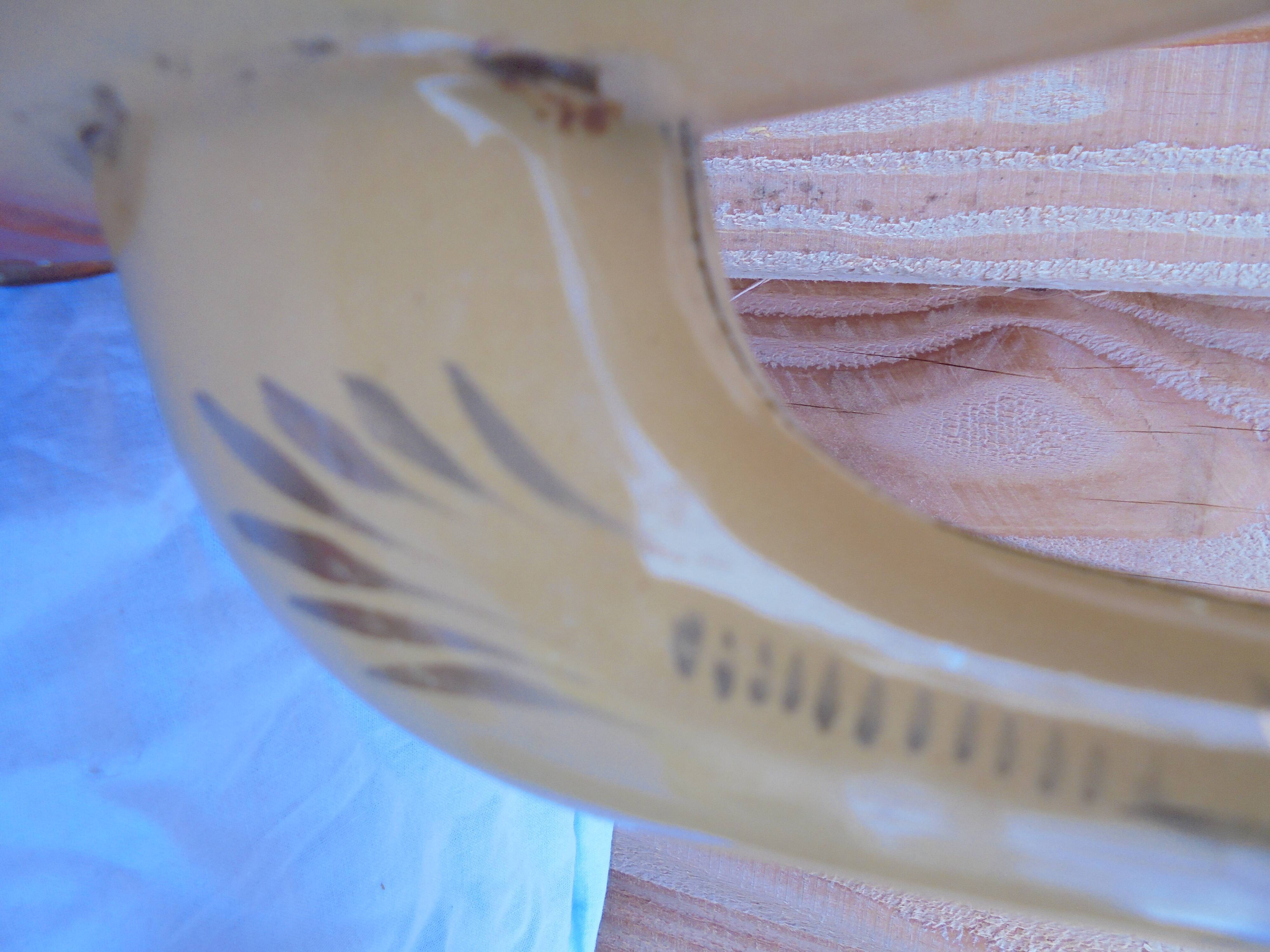 Enamelled cafeite floral decoration