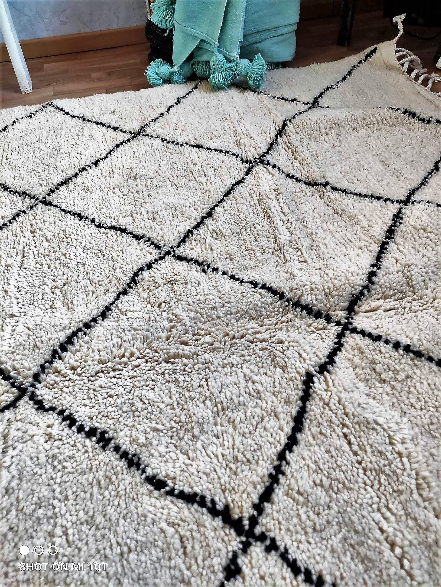 Berber carpet Beni Ouarain 2m30 by 2m