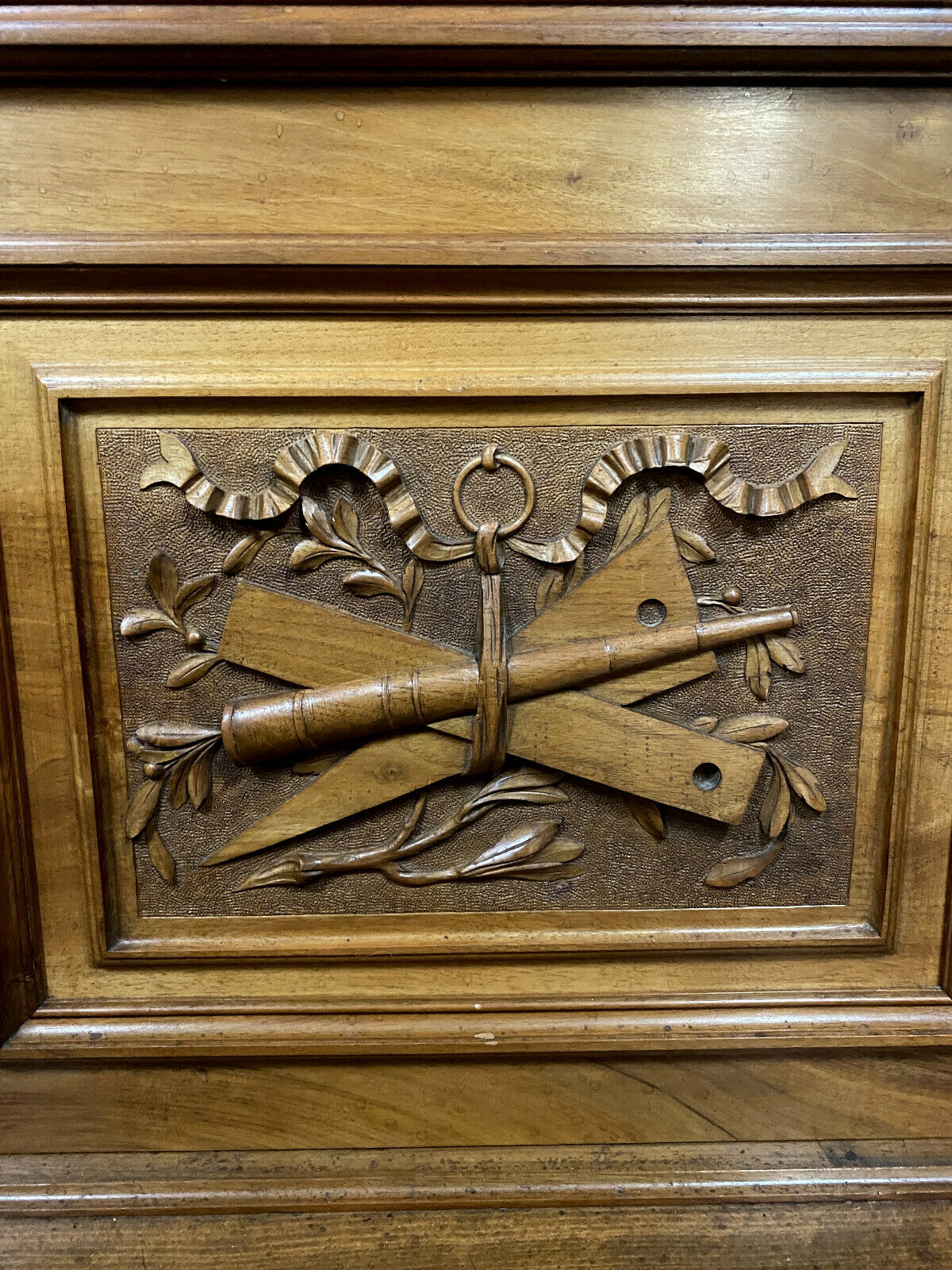 Renaissance library in solid walnut around 1850