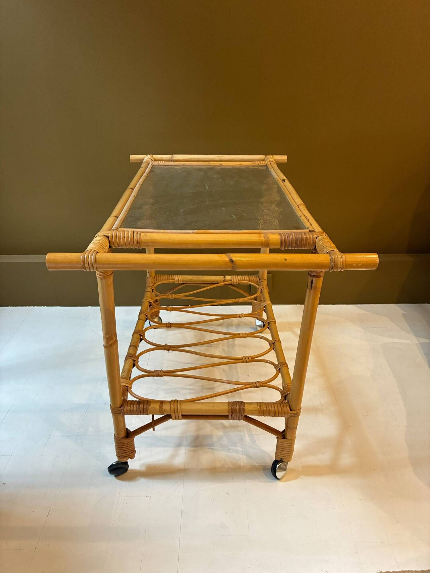 Trolley / Rolling cart in rattan and glass, 1960s