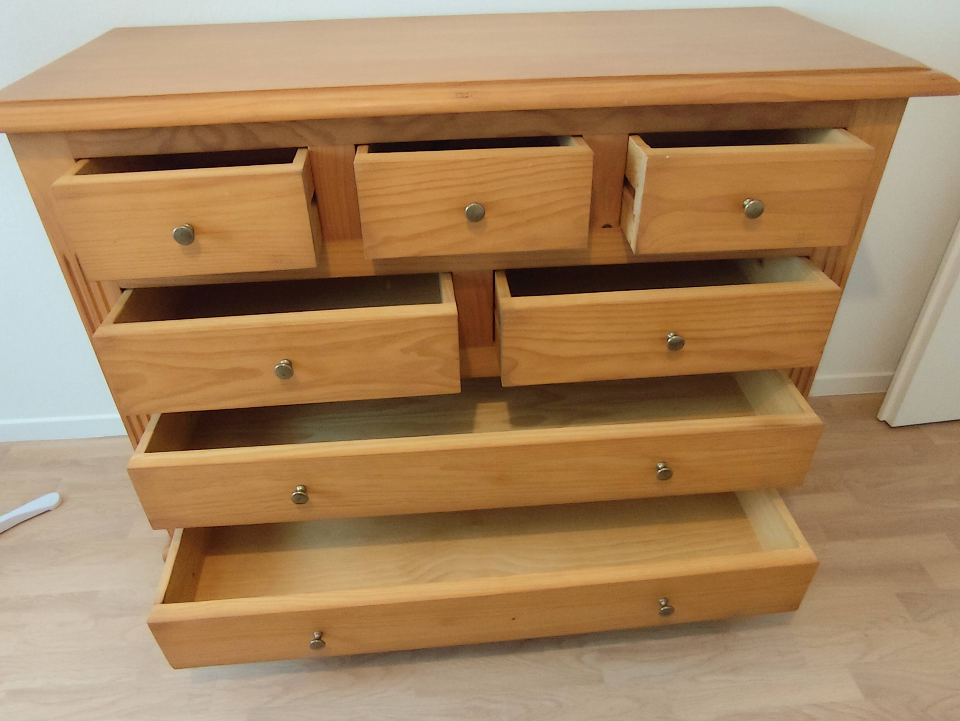 Chest of drawers with 7 drawers in solid pine