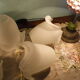 Chandelier of 5 corollas in white granite glass, central decoration with foliage 70s /80s