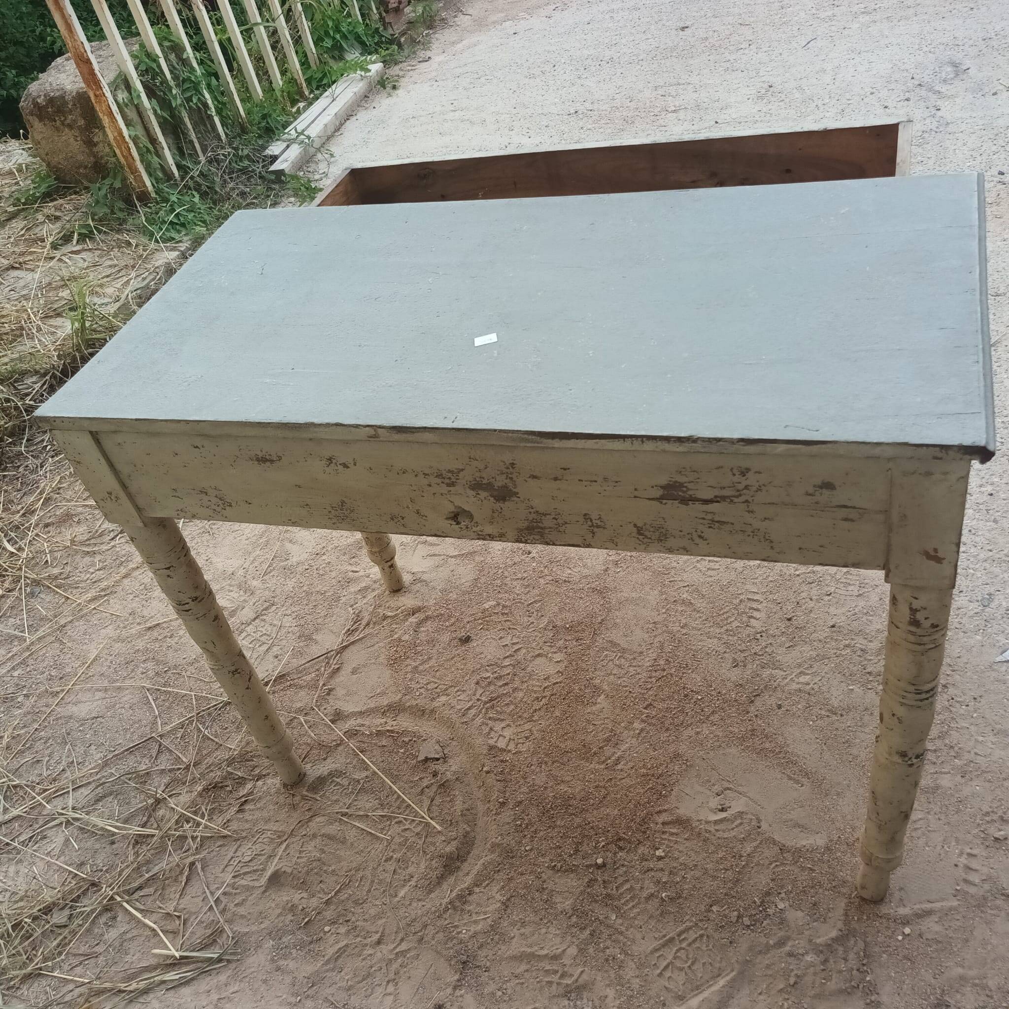 Small desk