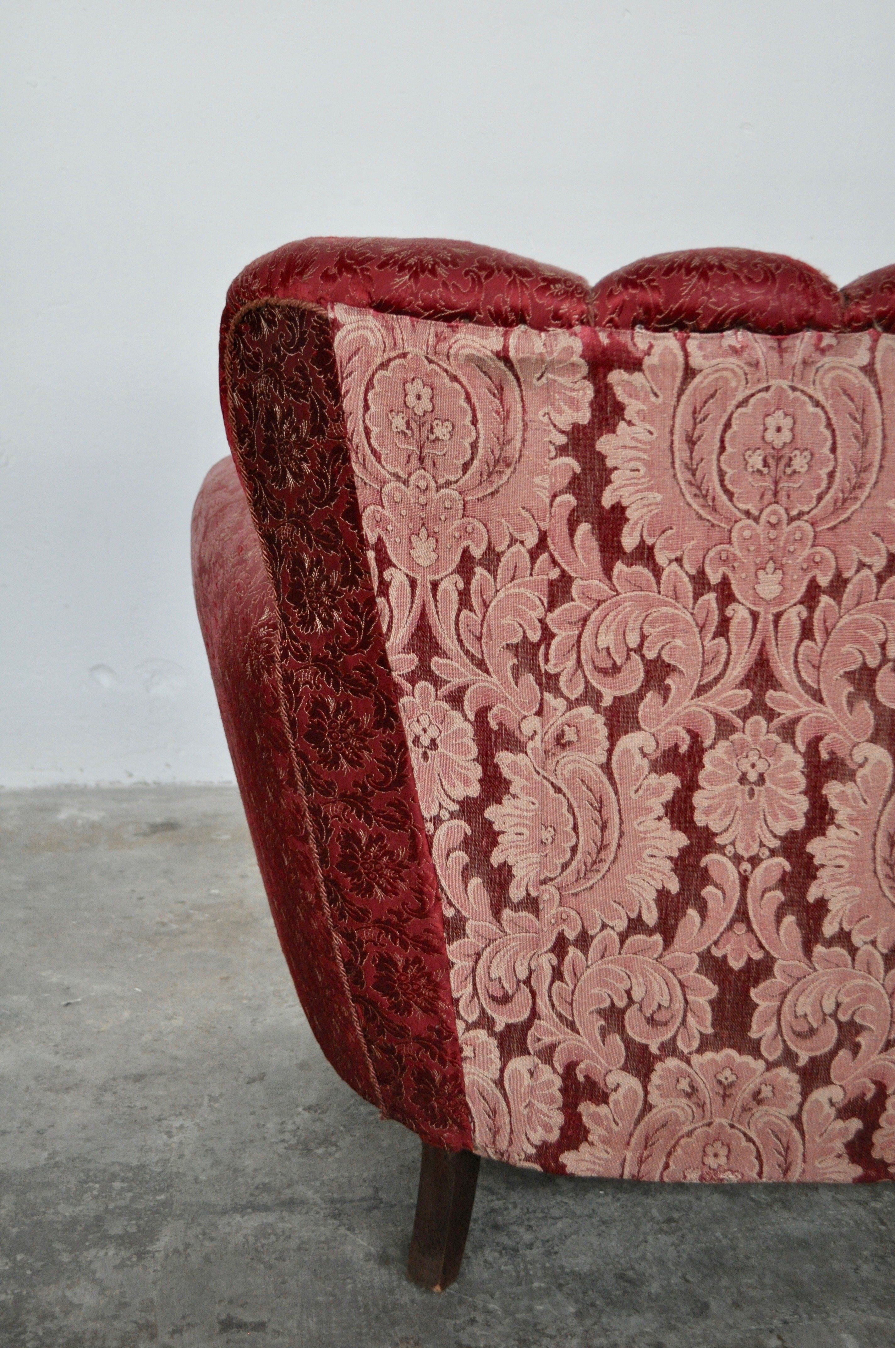 Mid-Century red and gold three-seater sofa by Paolo Buffa, Italy, 50s