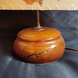 Table lamp with natural flowers