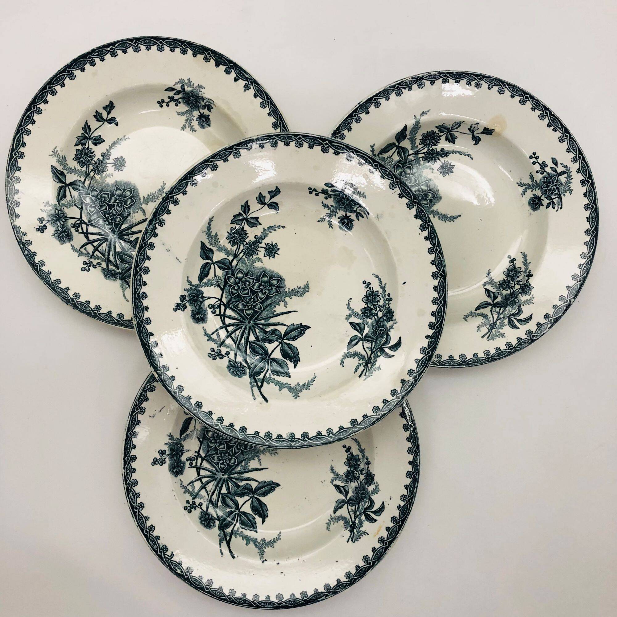 4 deep plates "St-Amandinoise" Model "Margot"