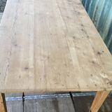 Ancienne table avec  deux grands tiroirs